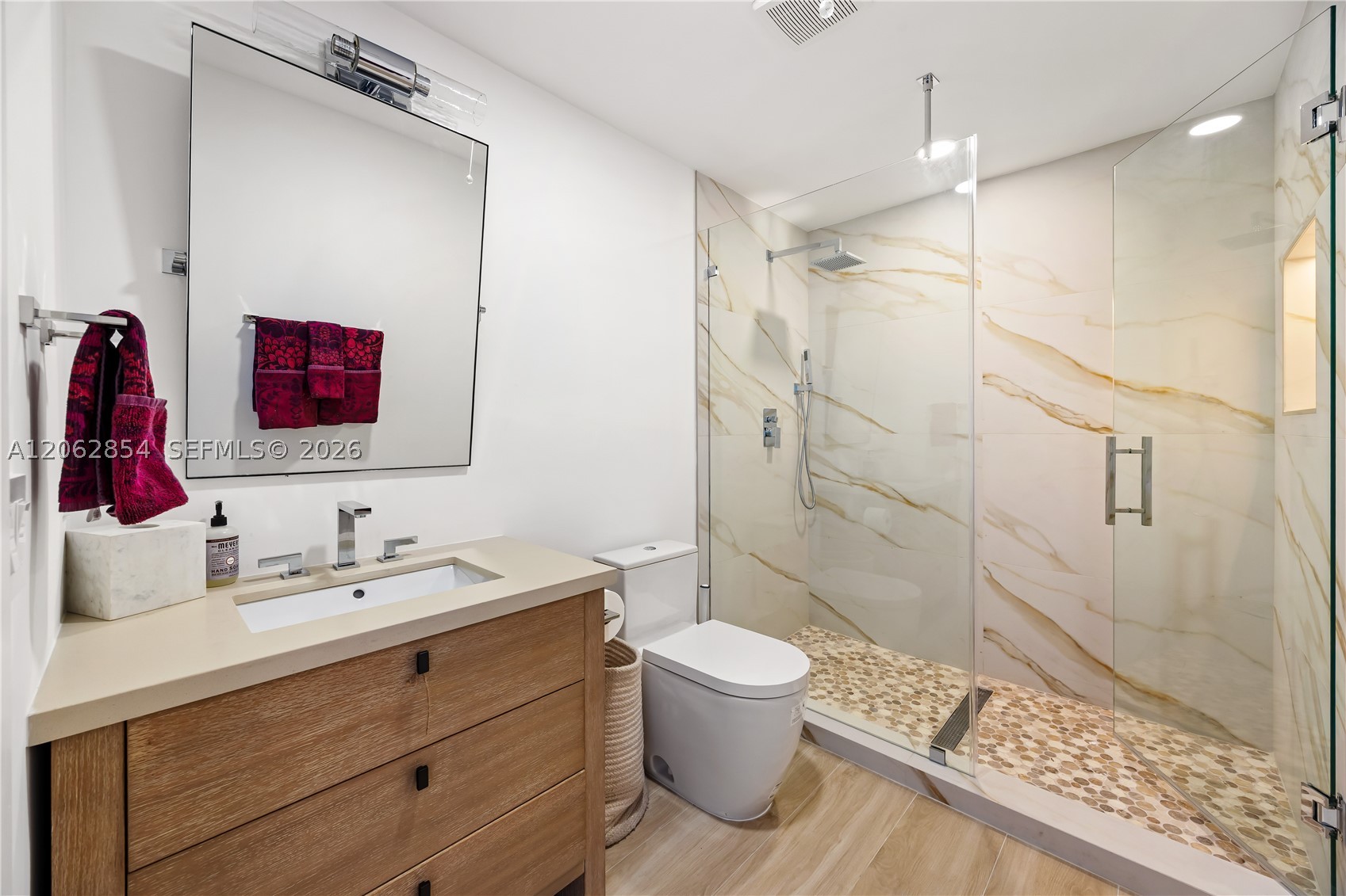 888 Biscayne Blvd #2009, Miami FL 33132