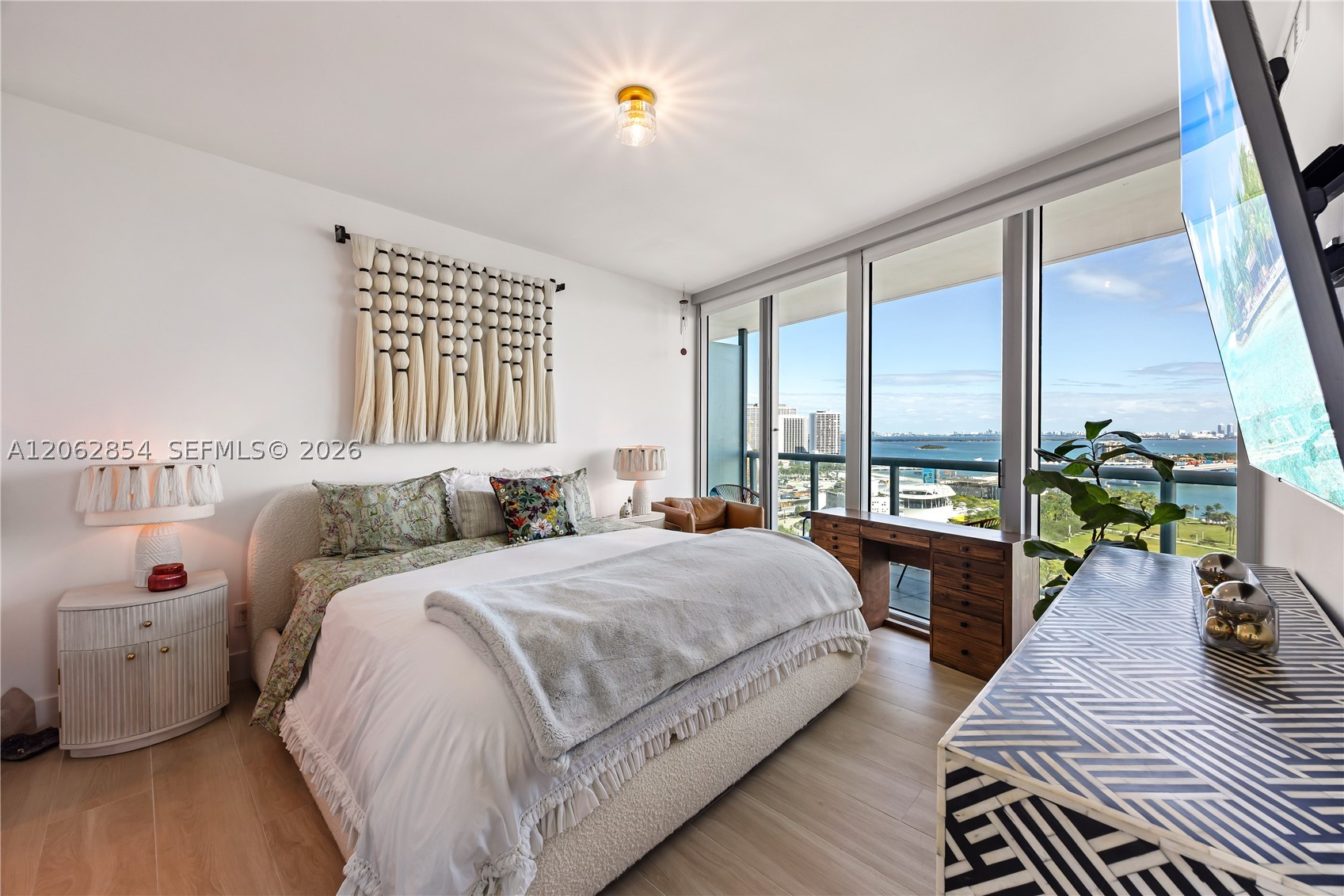 888 Biscayne Blvd #2009, Miami FL 33132