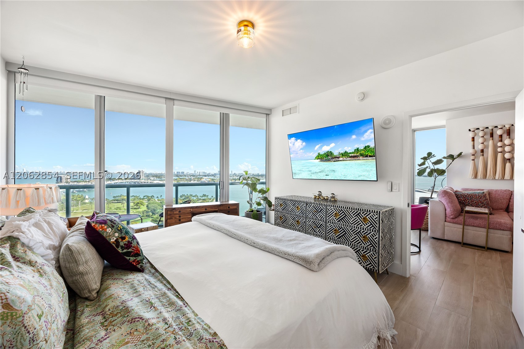888 Biscayne Blvd #2009, Miami FL 33132