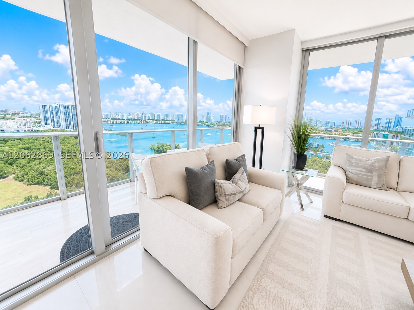 16385 Biscayne Blvd #2007, North Miami Beach FL 33160