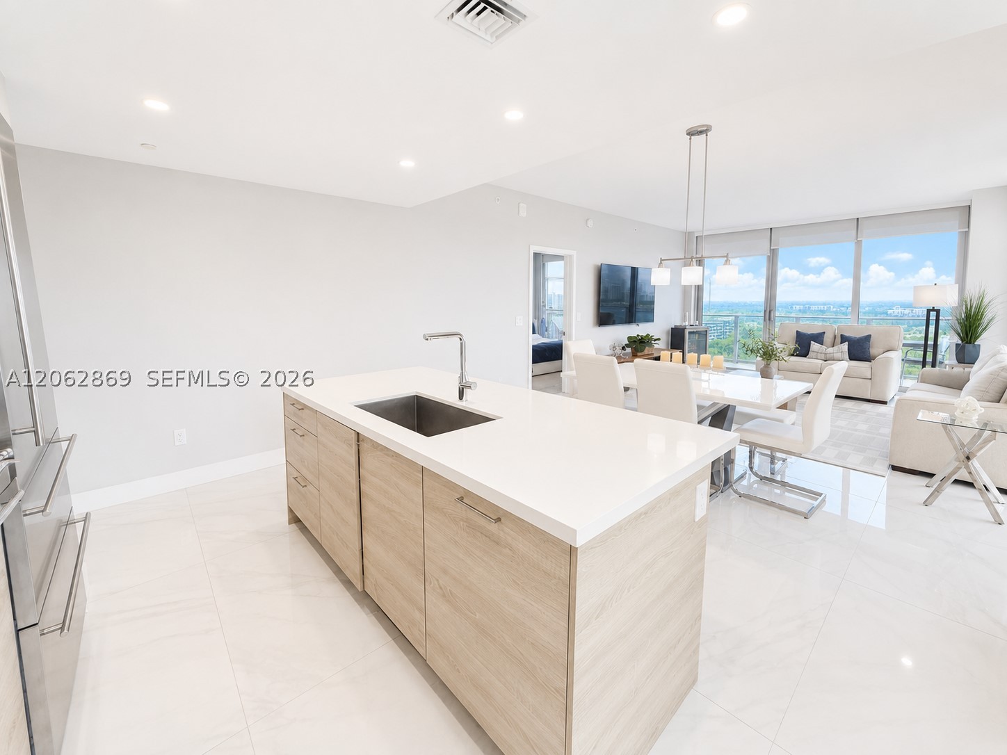 16385 Biscayne Blvd #2007, North Miami Beach FL 33160