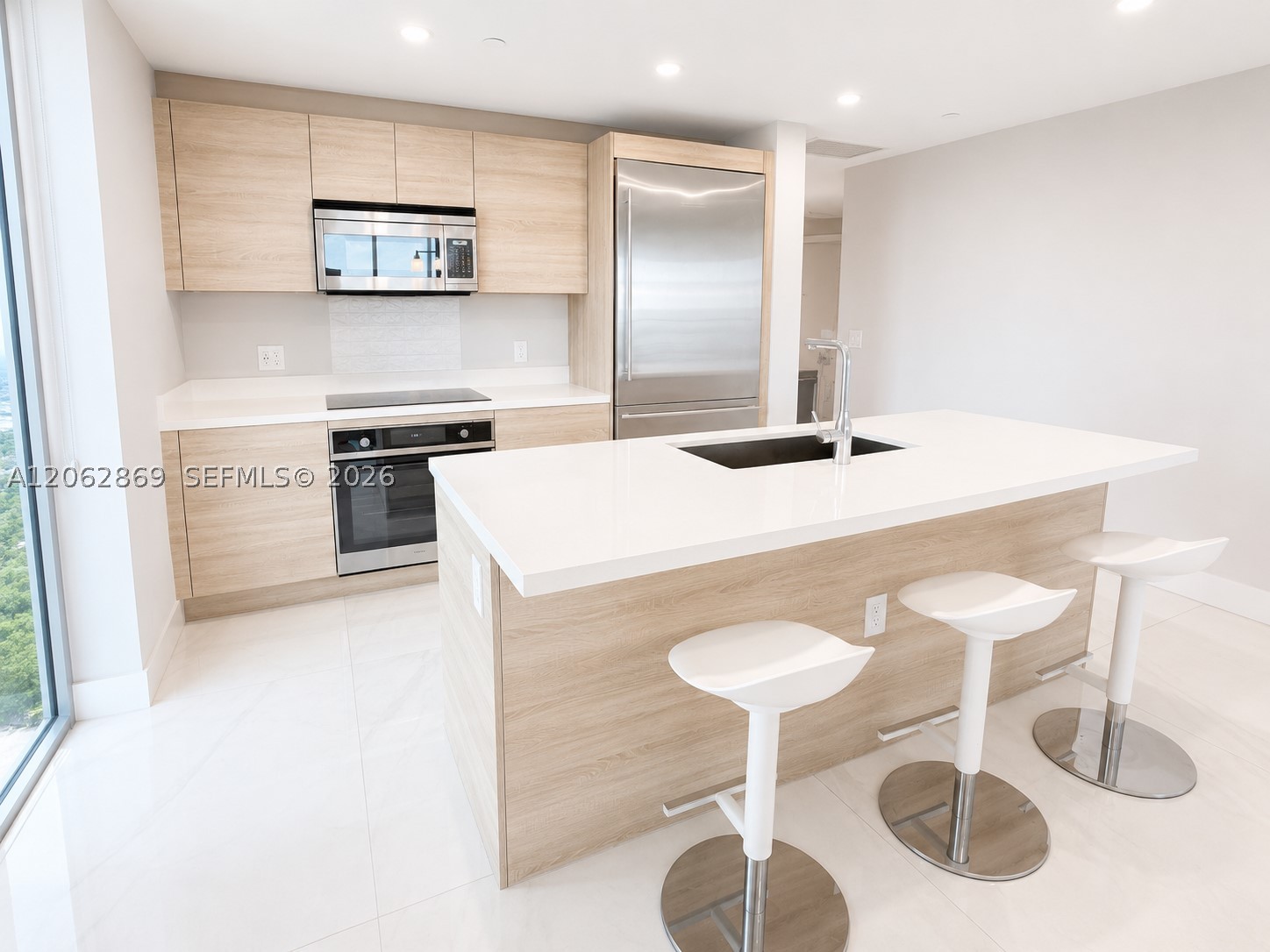 16385 Biscayne Blvd #2007, North Miami Beach FL 33160