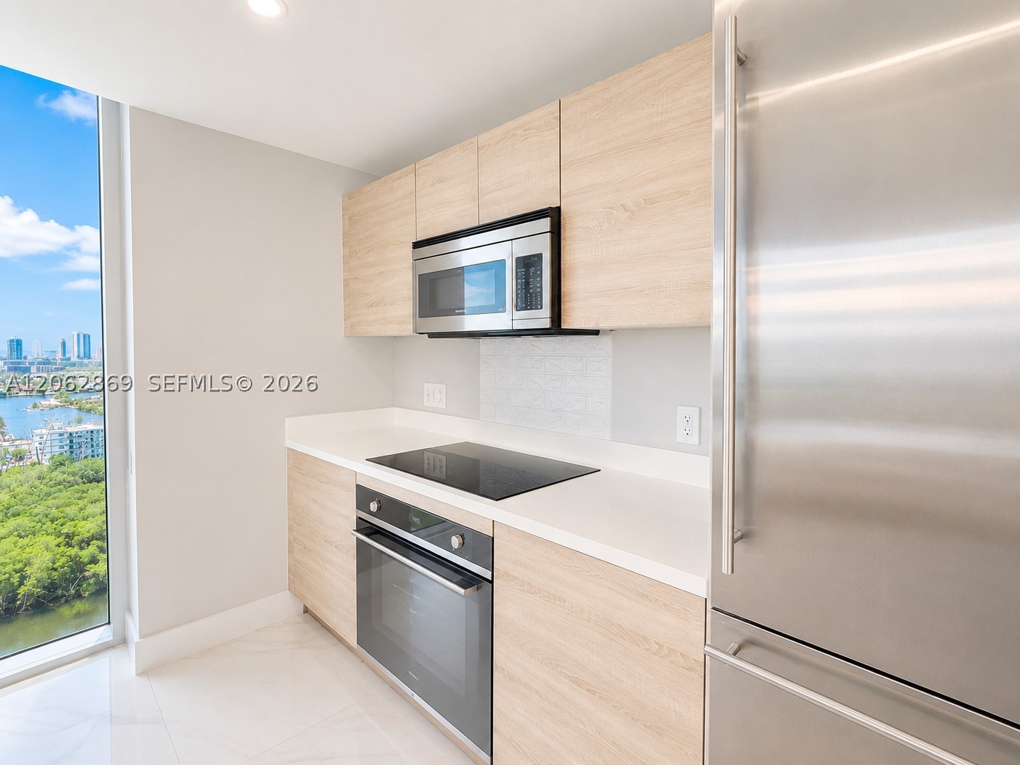 16385 Biscayne Blvd #2007, North Miami Beach FL 33160