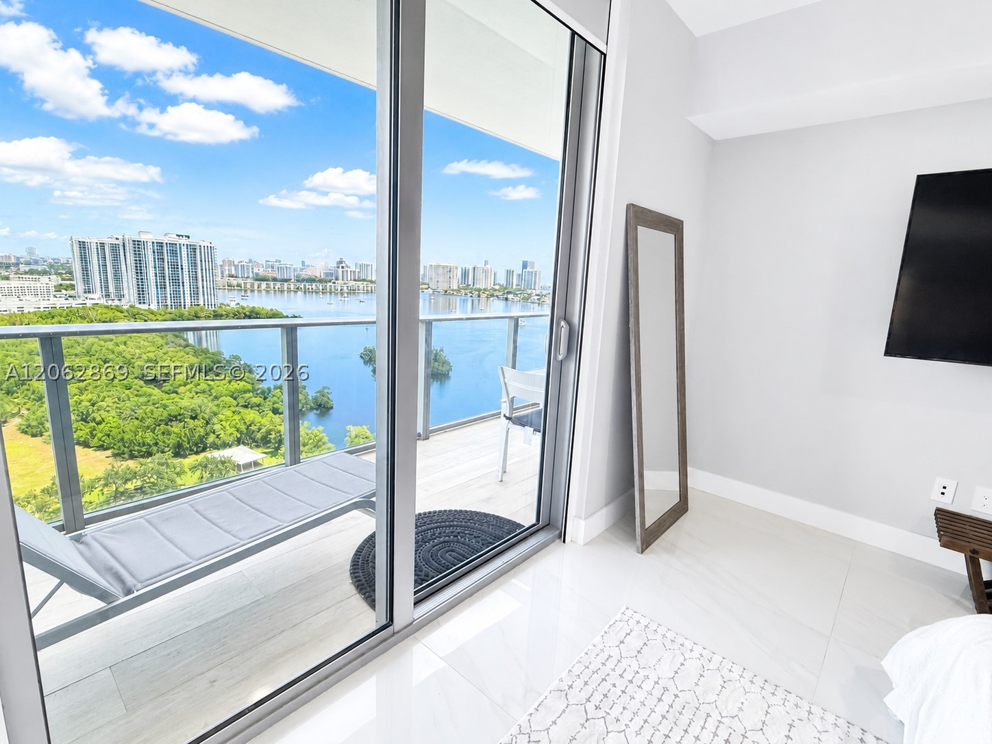 16385 Biscayne Blvd #2007, North Miami Beach FL 33160