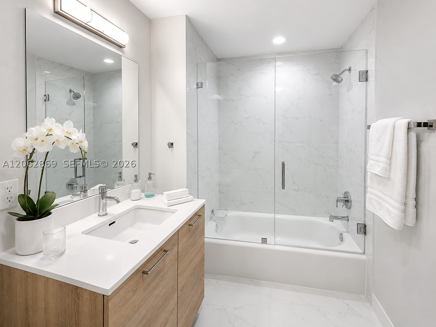 16385 Biscayne Blvd #2007, North Miami Beach FL 33160