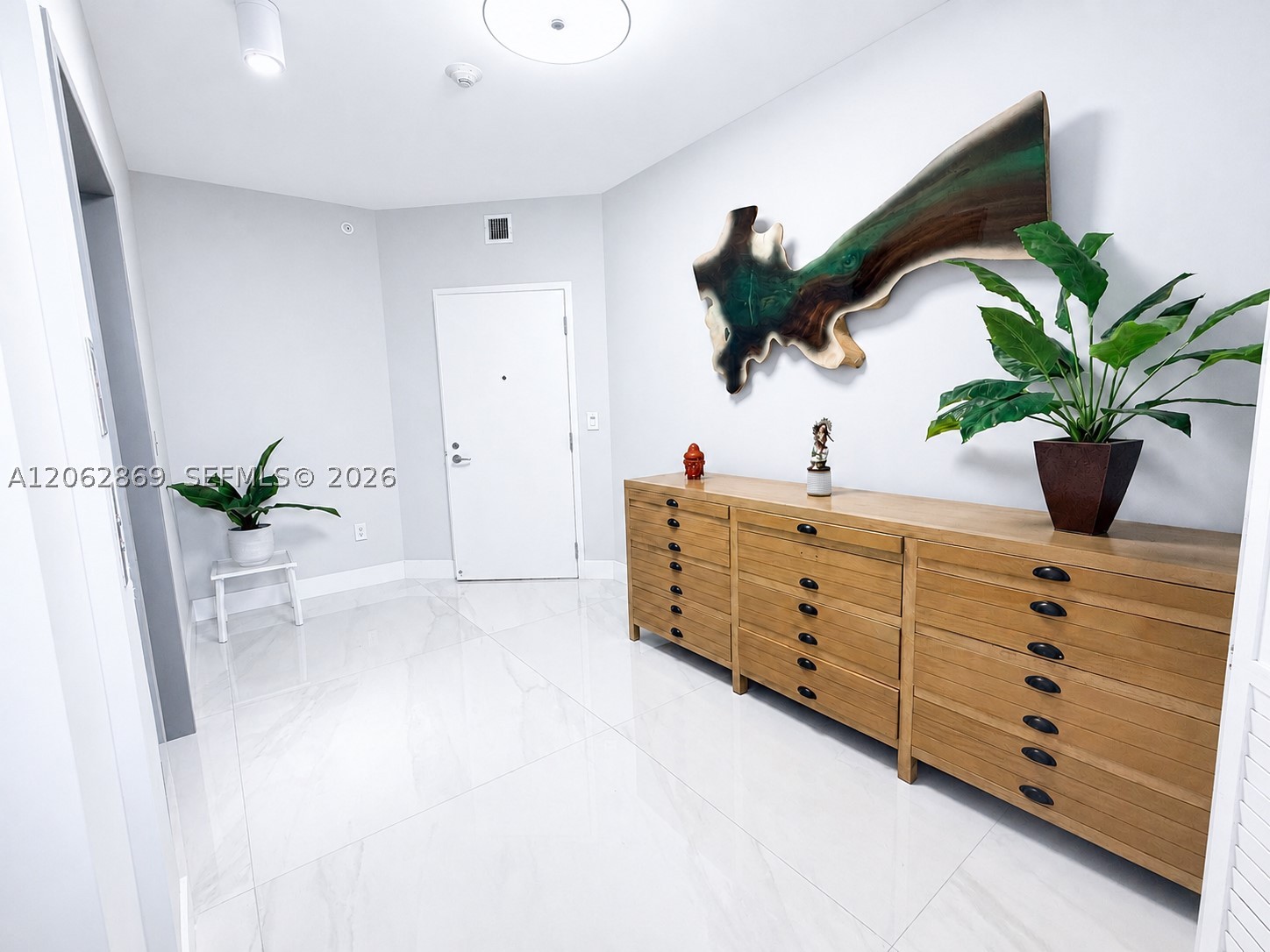 16385 Biscayne Blvd #2007, North Miami Beach FL 33160