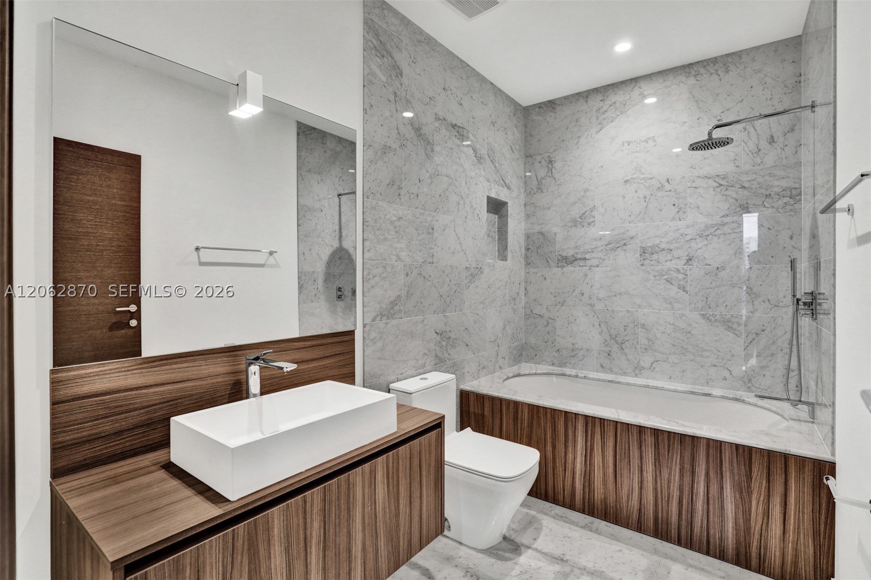 1000 Brickell Plaza #1904, Miami FL 33131