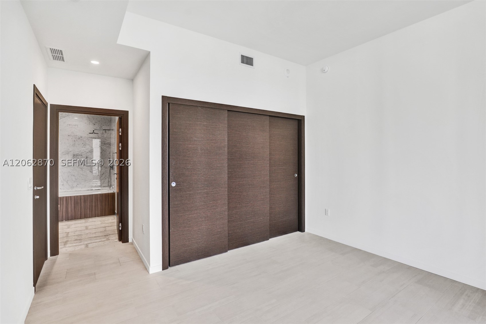 1000 Brickell Plaza #1904, Miami FL 33131