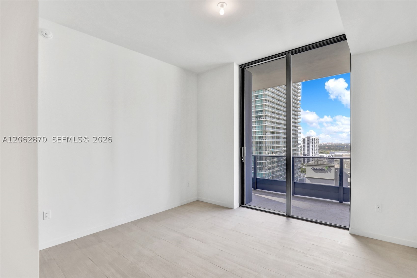 1000 Brickell Plaza #1904, Miami FL 33131