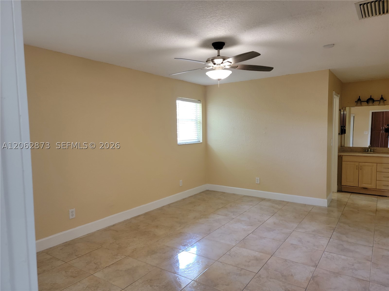 7927 NW 50th St, Lauderhill FL 33351