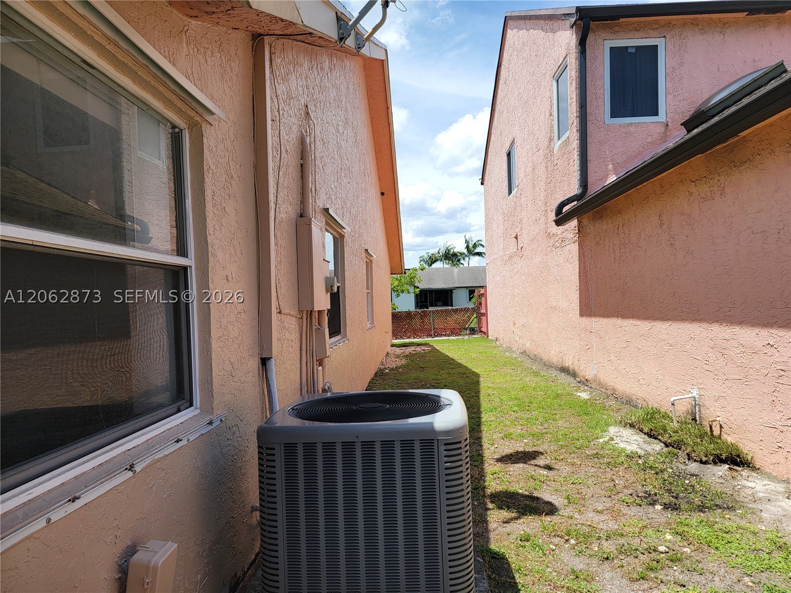 7927 NW 50th St, Lauderhill FL 33351