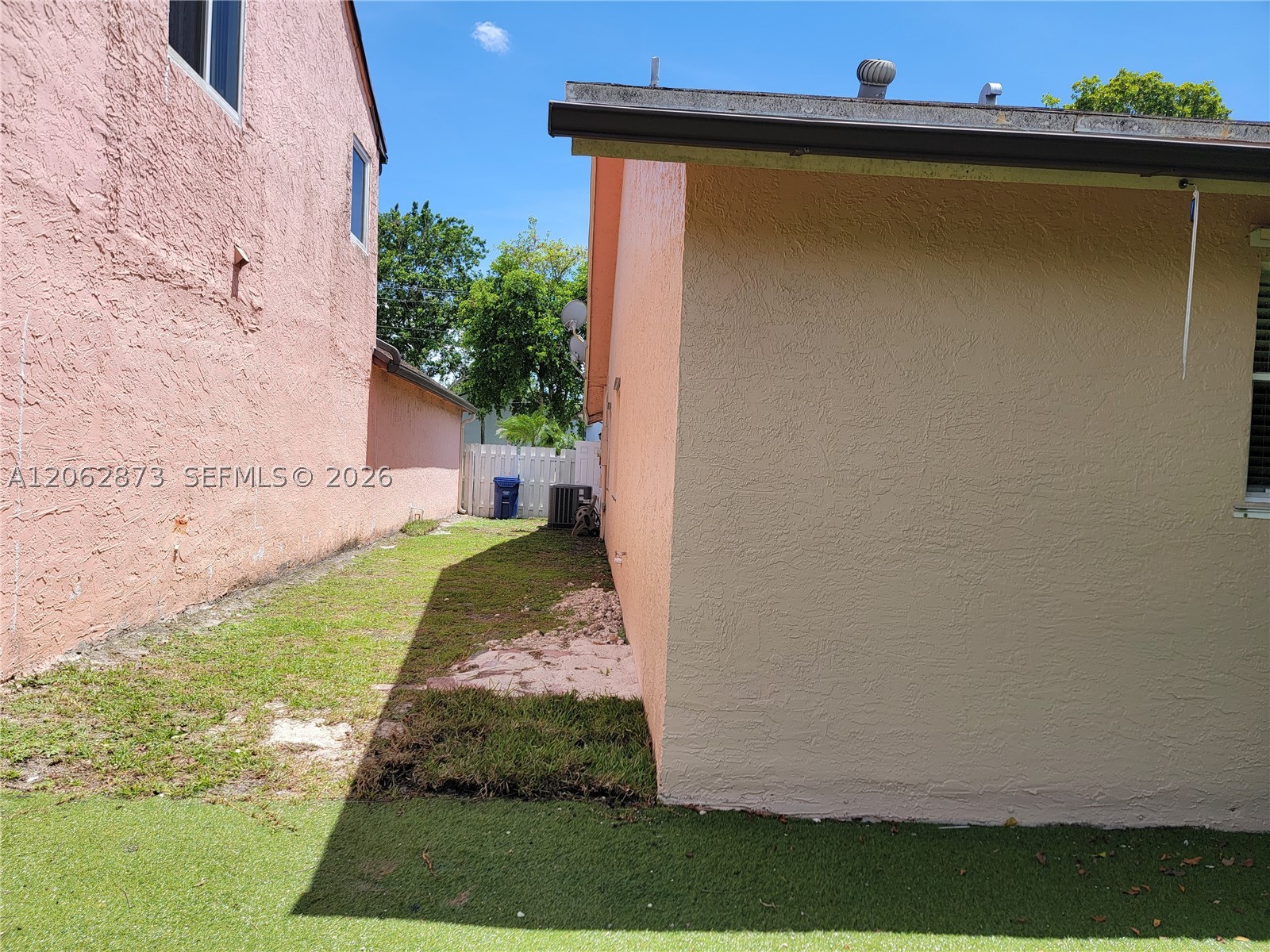 7927 NW 50th St, Lauderhill FL 33351