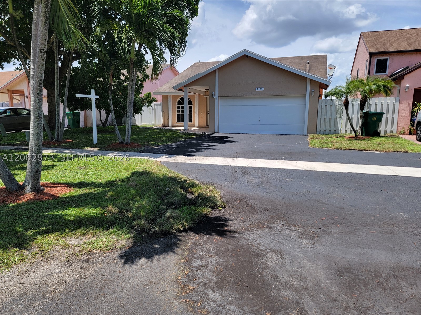 7927 NW 50th St, Lauderhill FL 33351