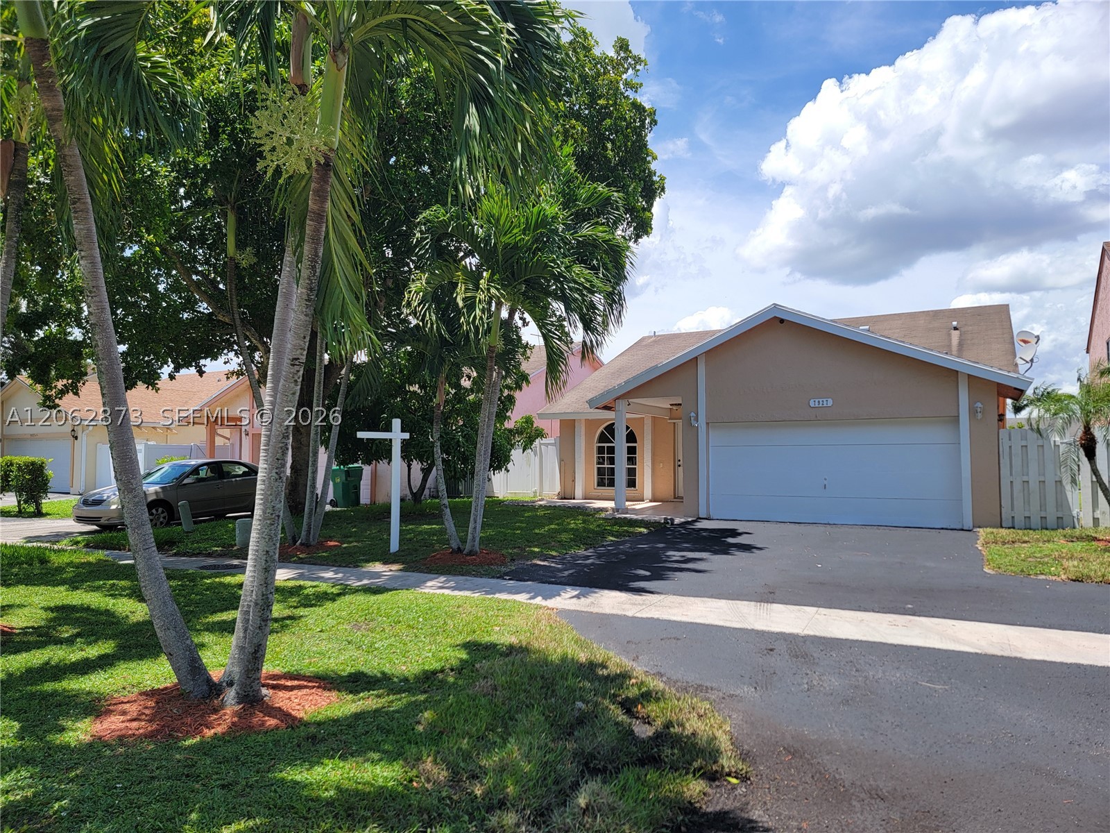 7927 NW 50th St, Lauderhill FL 33351