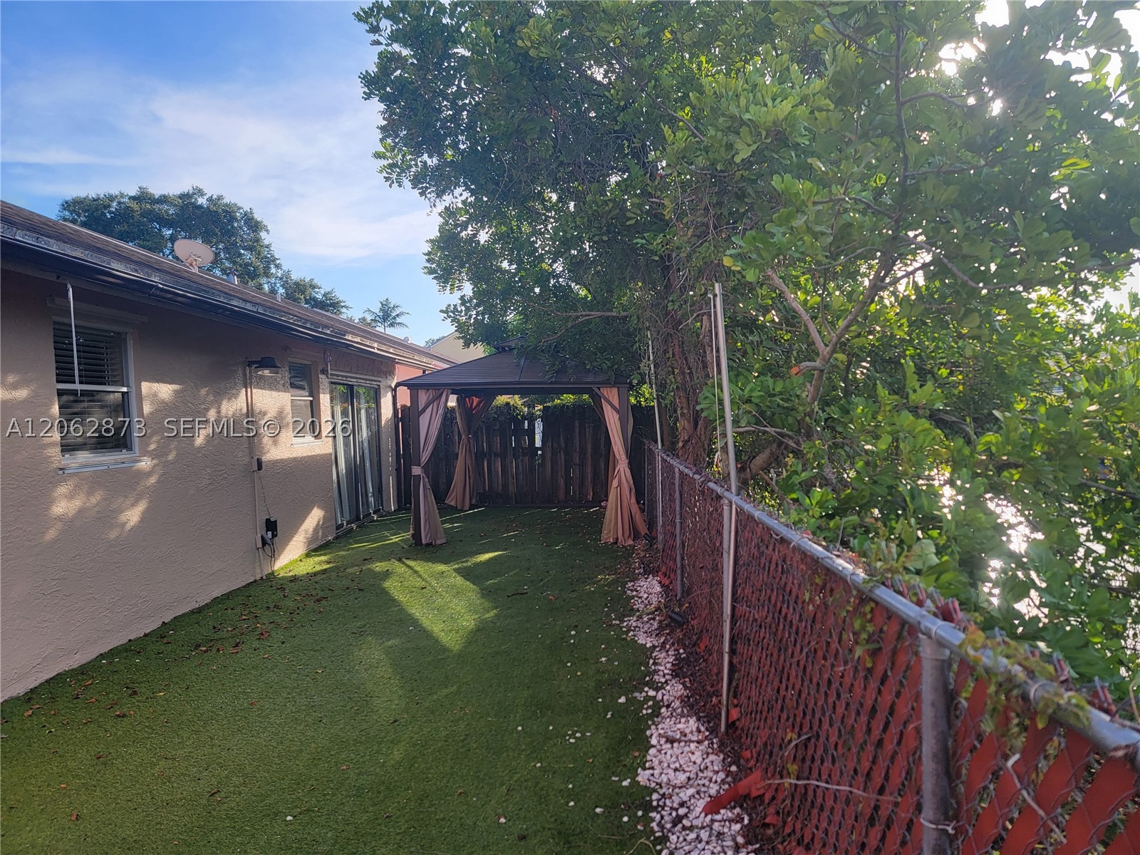 7927 NW 50th St, Lauderhill FL 33351