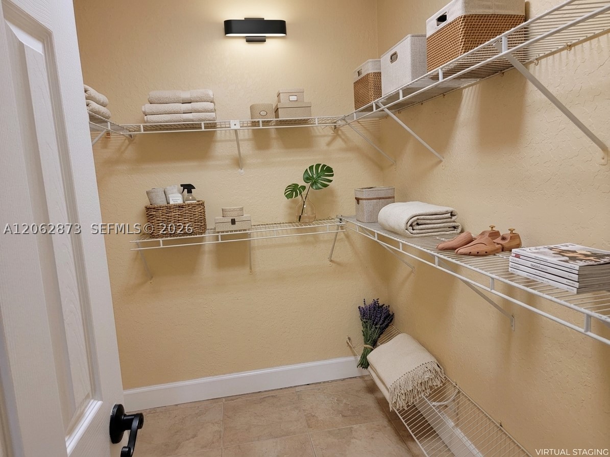 7927 NW 50th St, Lauderhill FL 33351