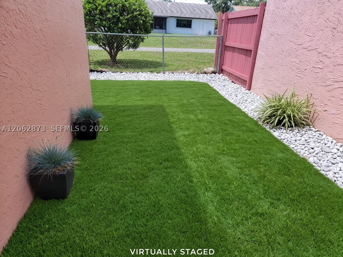 7927 NW 50th St, Lauderhill FL 33351