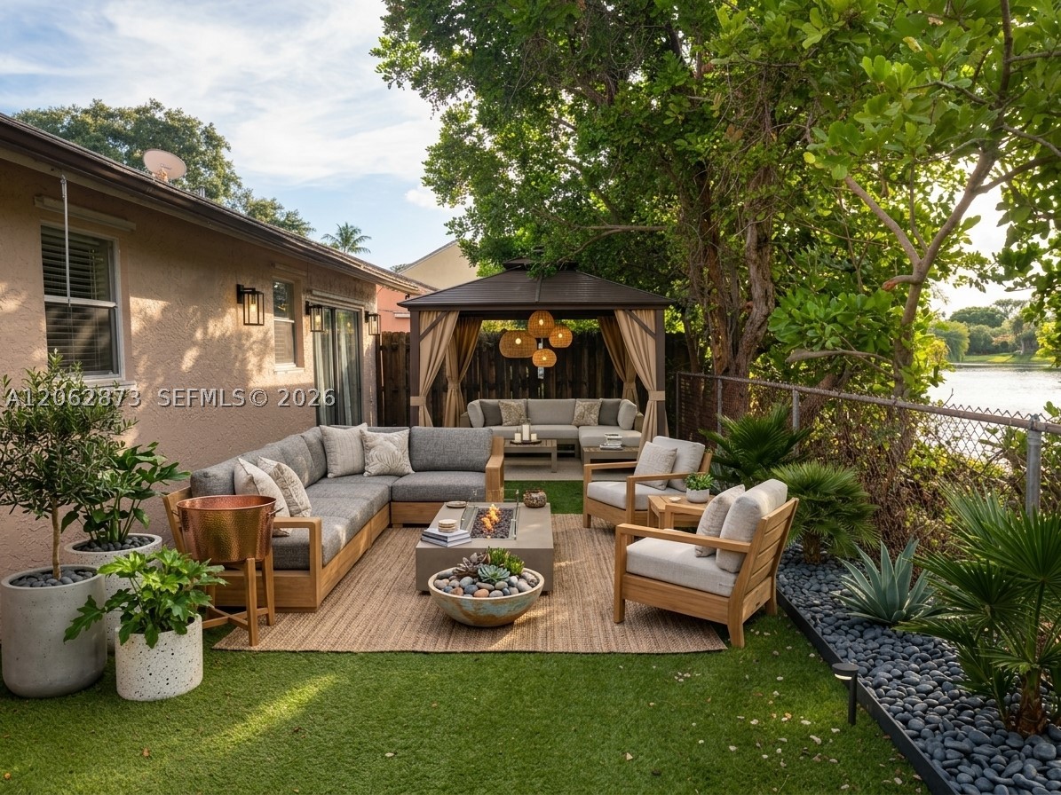 7927 NW 50th St, Lauderhill FL 33351