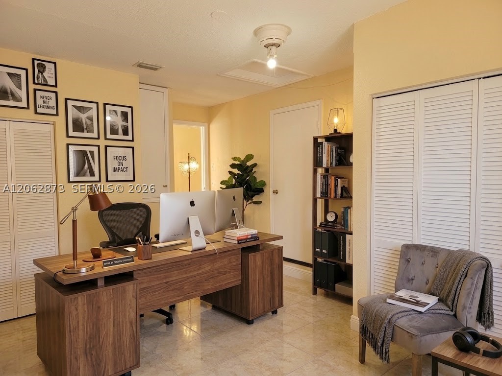 7927 NW 50th St, Lauderhill FL 33351