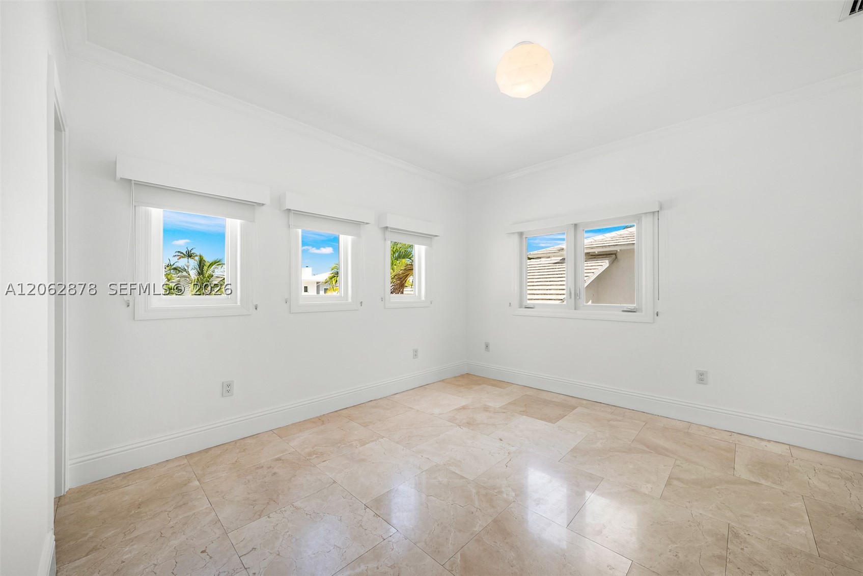 6 Coconut Ln, Key Biscayne FL 33149