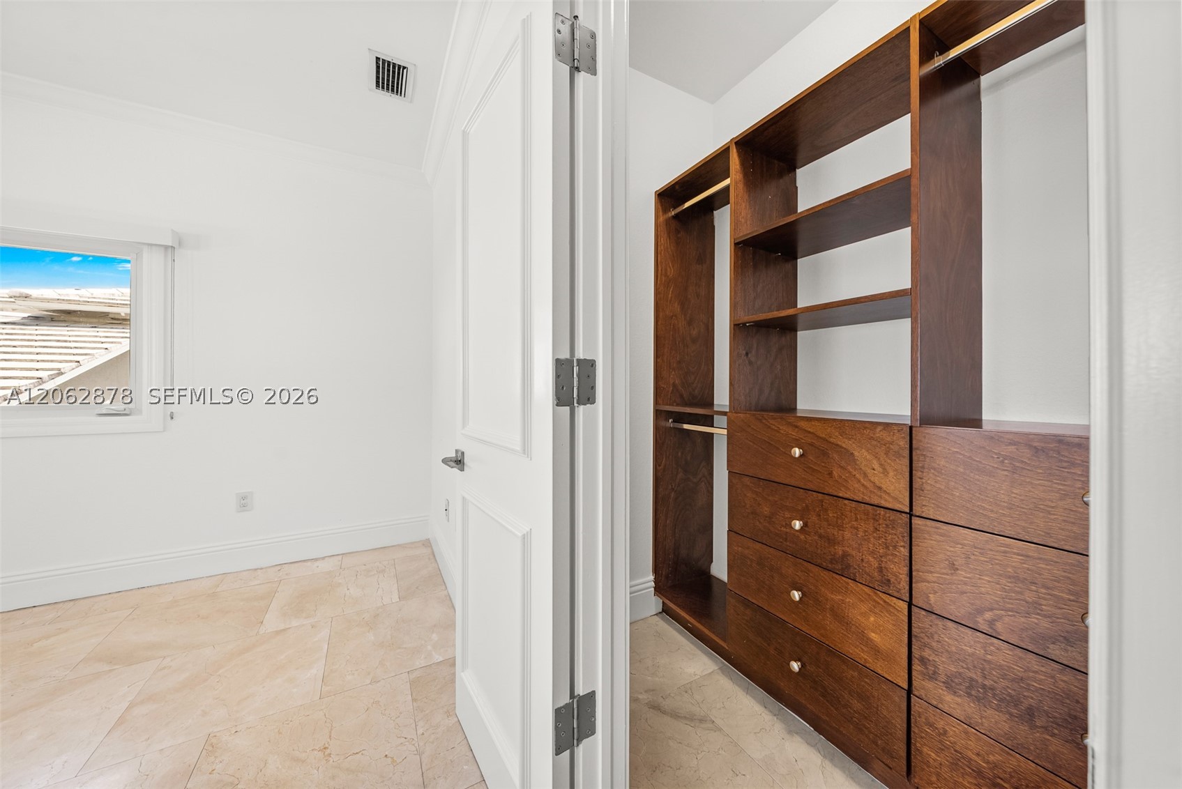 6 Coconut Ln, Key Biscayne FL 33149