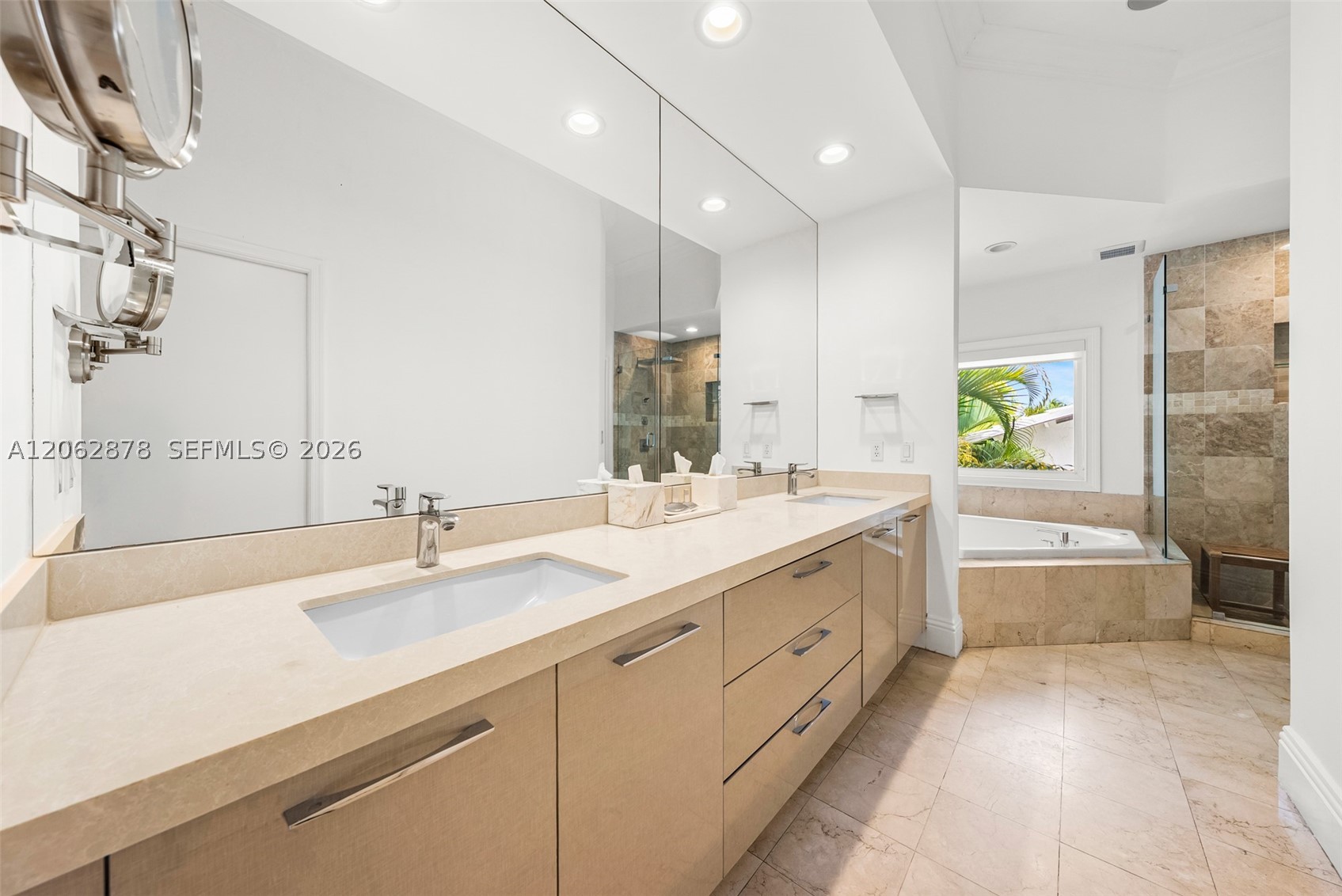 6 Coconut Ln, Key Biscayne FL 33149