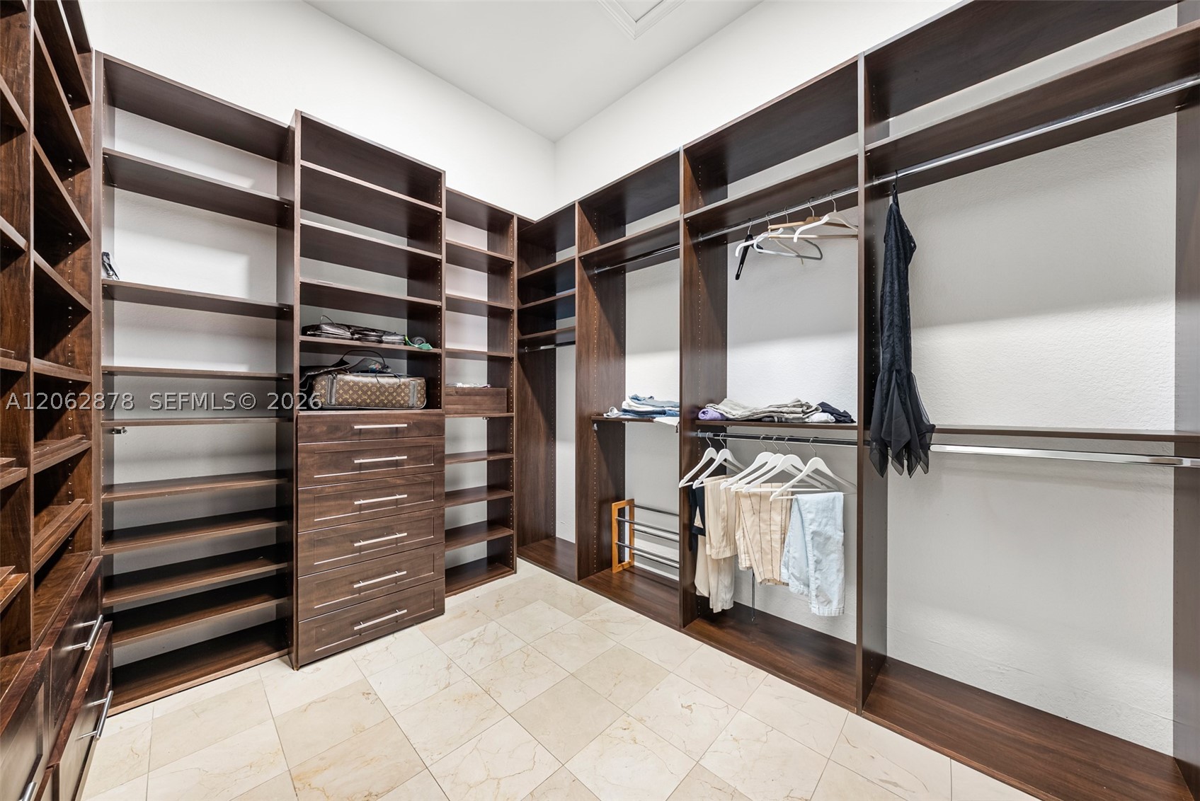 6 Coconut Ln, Key Biscayne FL 33149