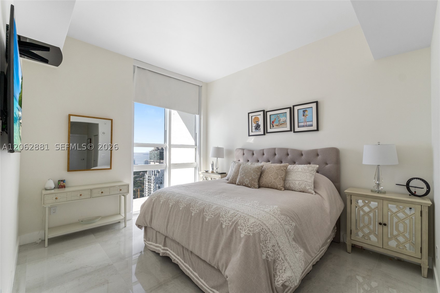 950 Brickell Bay Dr #5507, Miami FL 33131