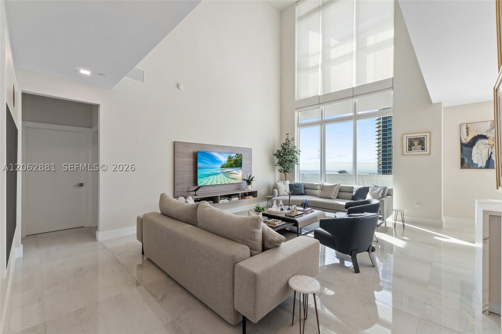 950 Brickell Bay Dr #5507, Miami FL 33131