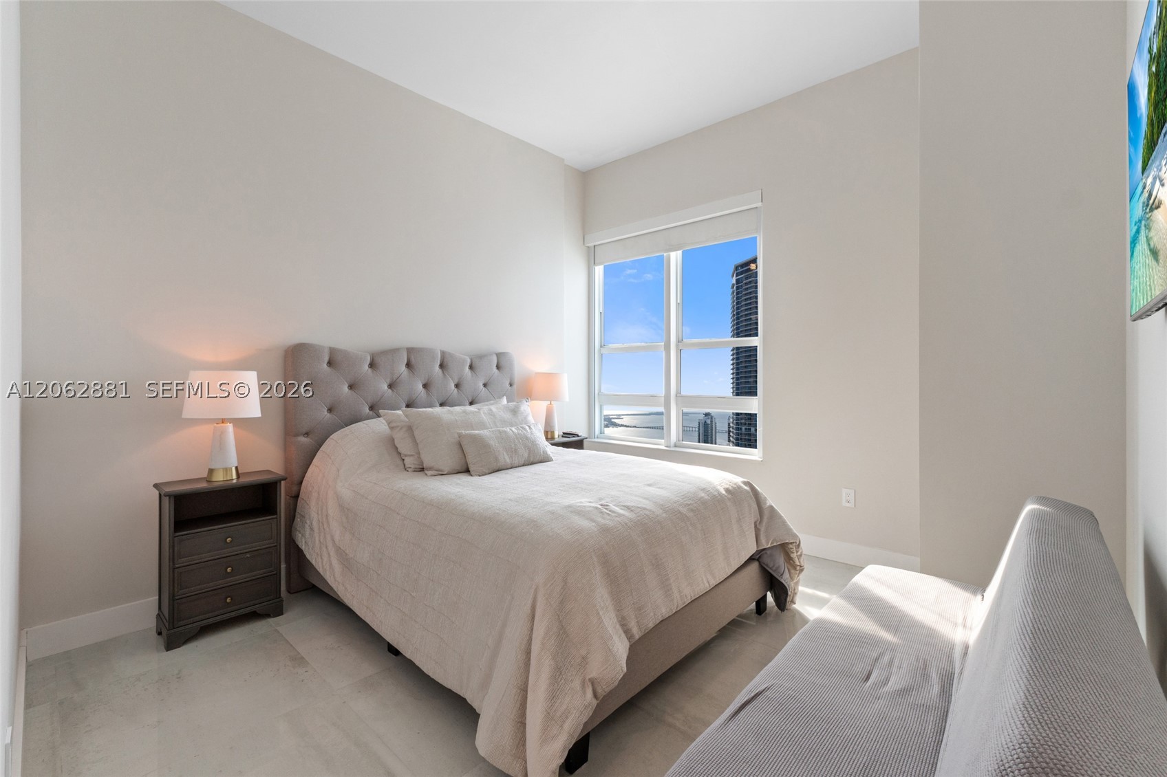 950 Brickell Bay Dr #5507, Miami FL 33131