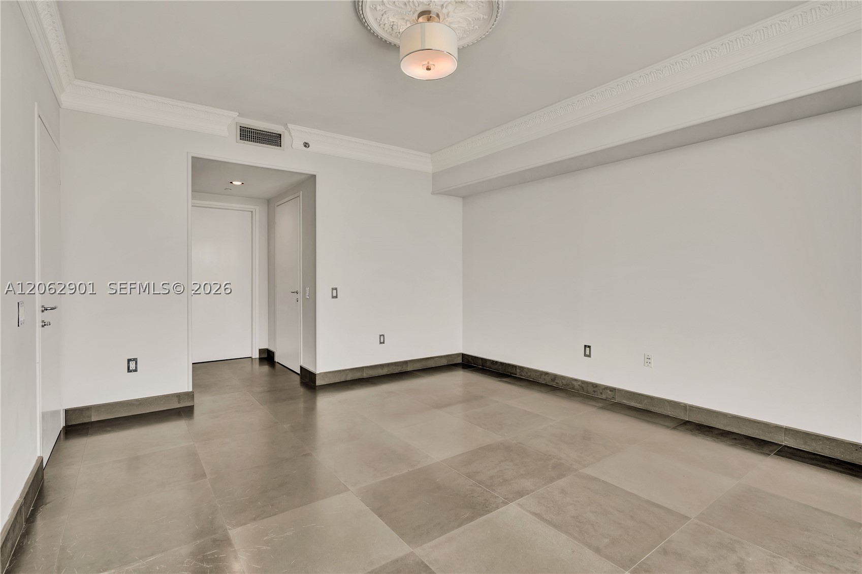 450 Alton Rd #1906, Miami Beach FL 33139