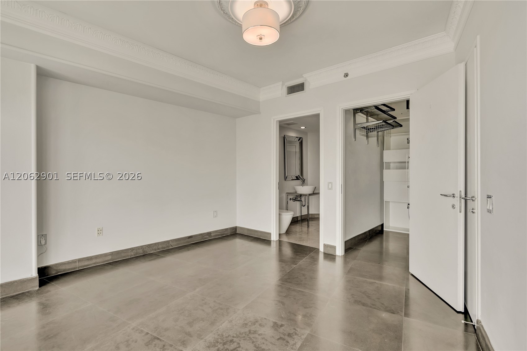 450 Alton Rd #1906, Miami Beach FL 33139
