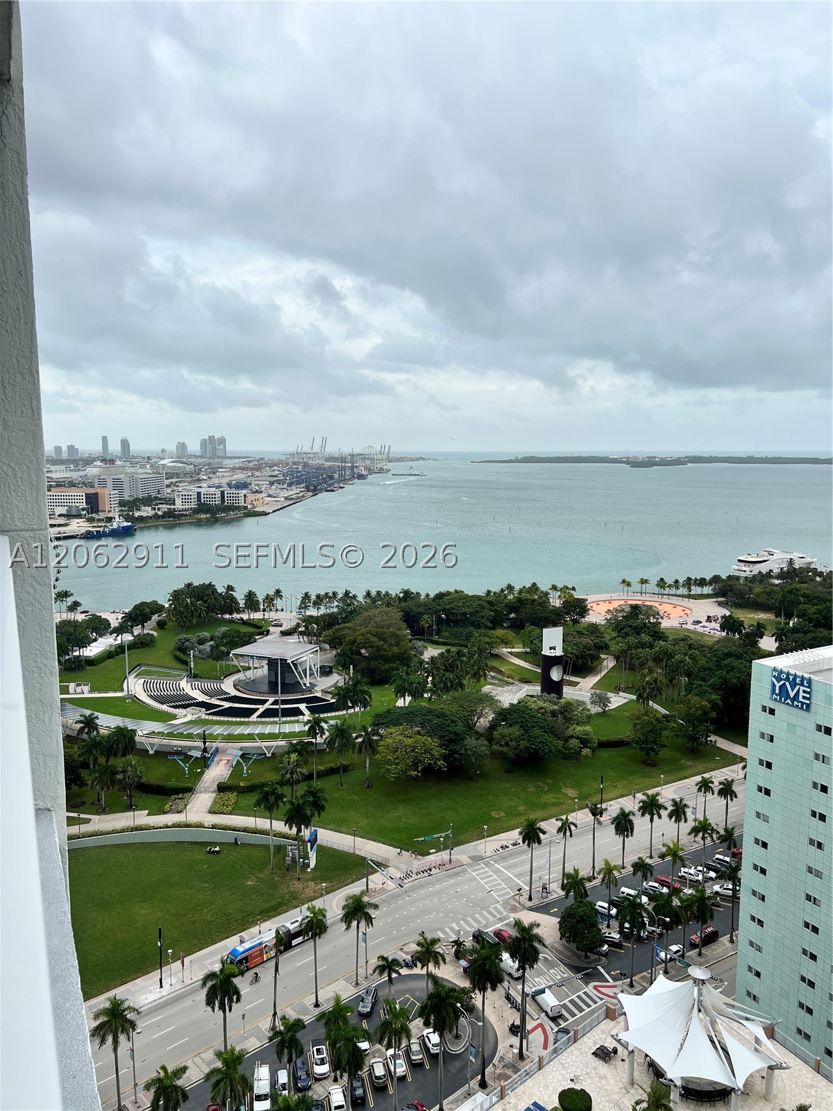 244 Biscayne Blvd #2609, Miami FL 33132
