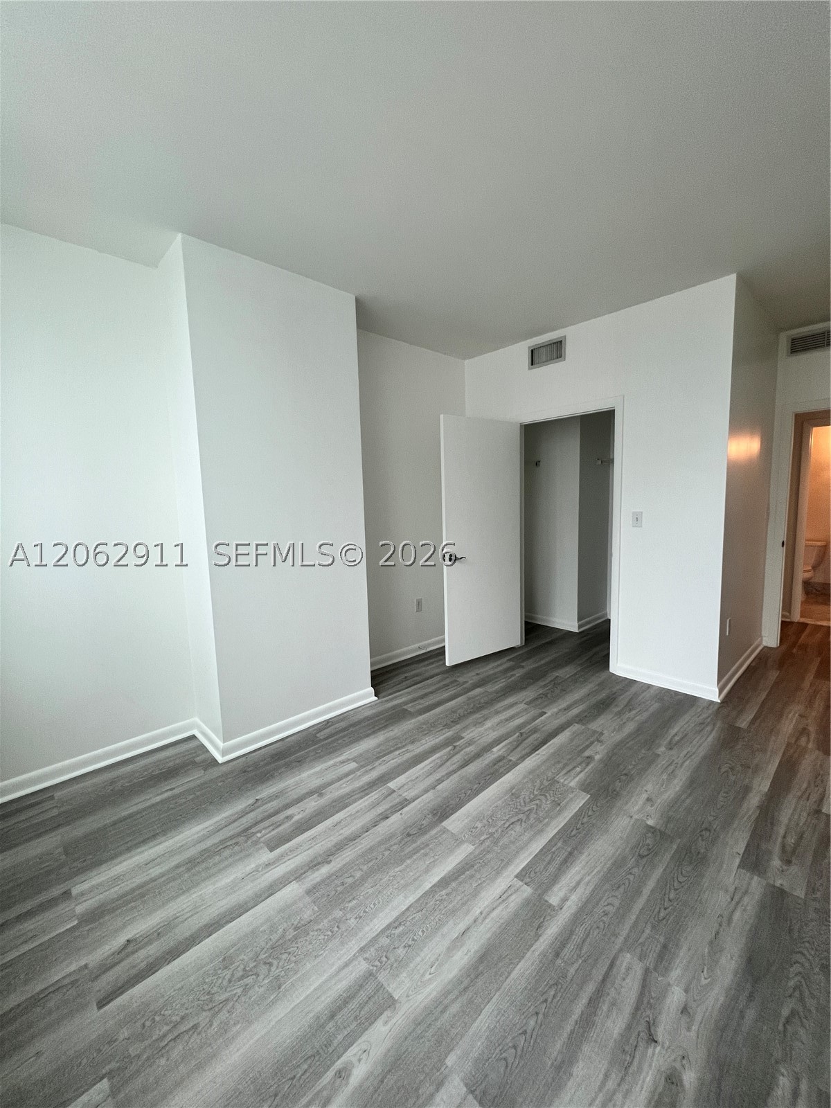 244 Biscayne Blvd #2609, Miami FL 33132