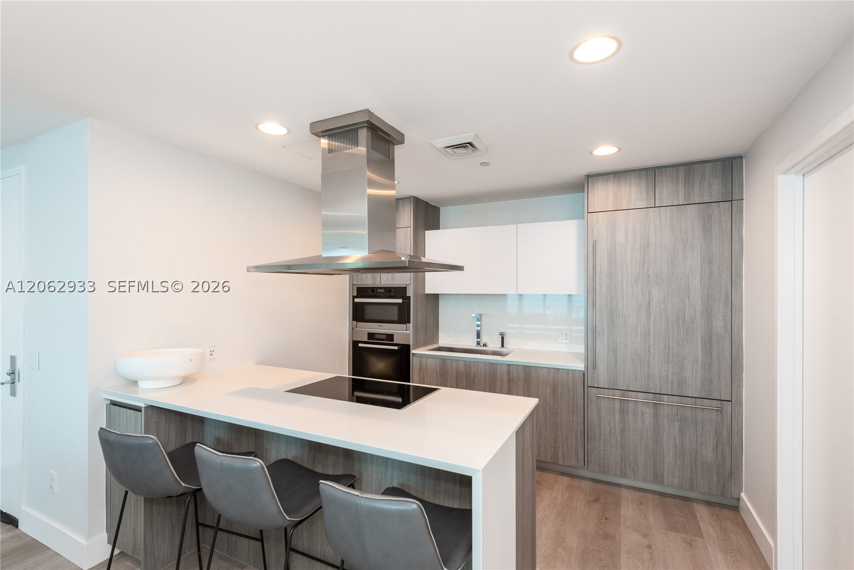 360 Ocean Dr #904S, Key Biscayne FL 33149