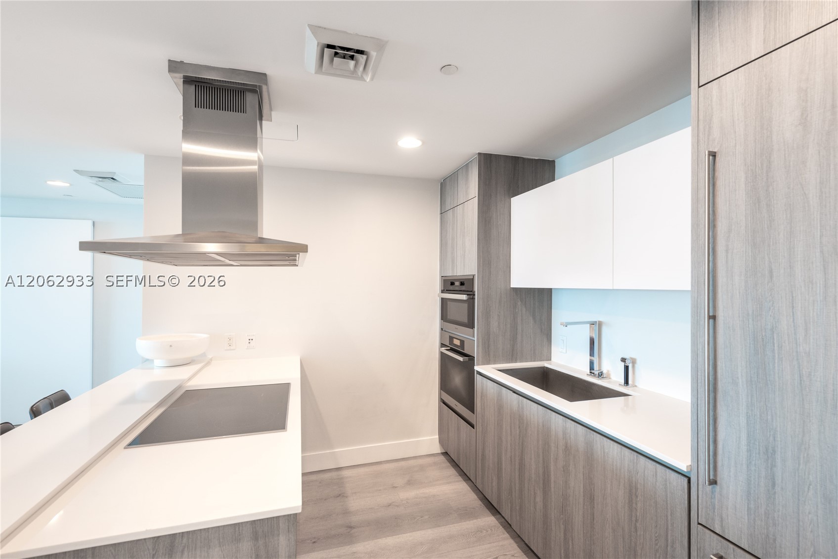 360 Ocean Dr #904S, Key Biscayne FL 33149
