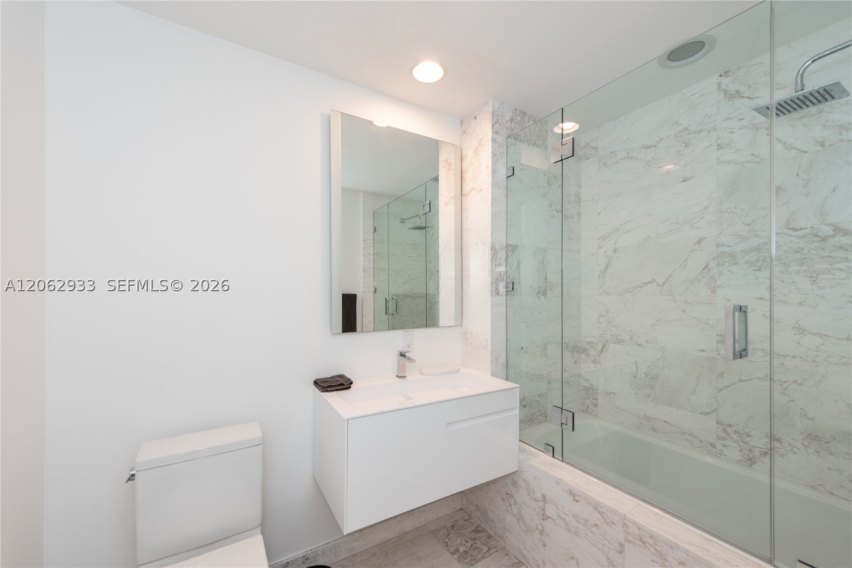 360 Ocean Dr #904S, Key Biscayne FL 33149