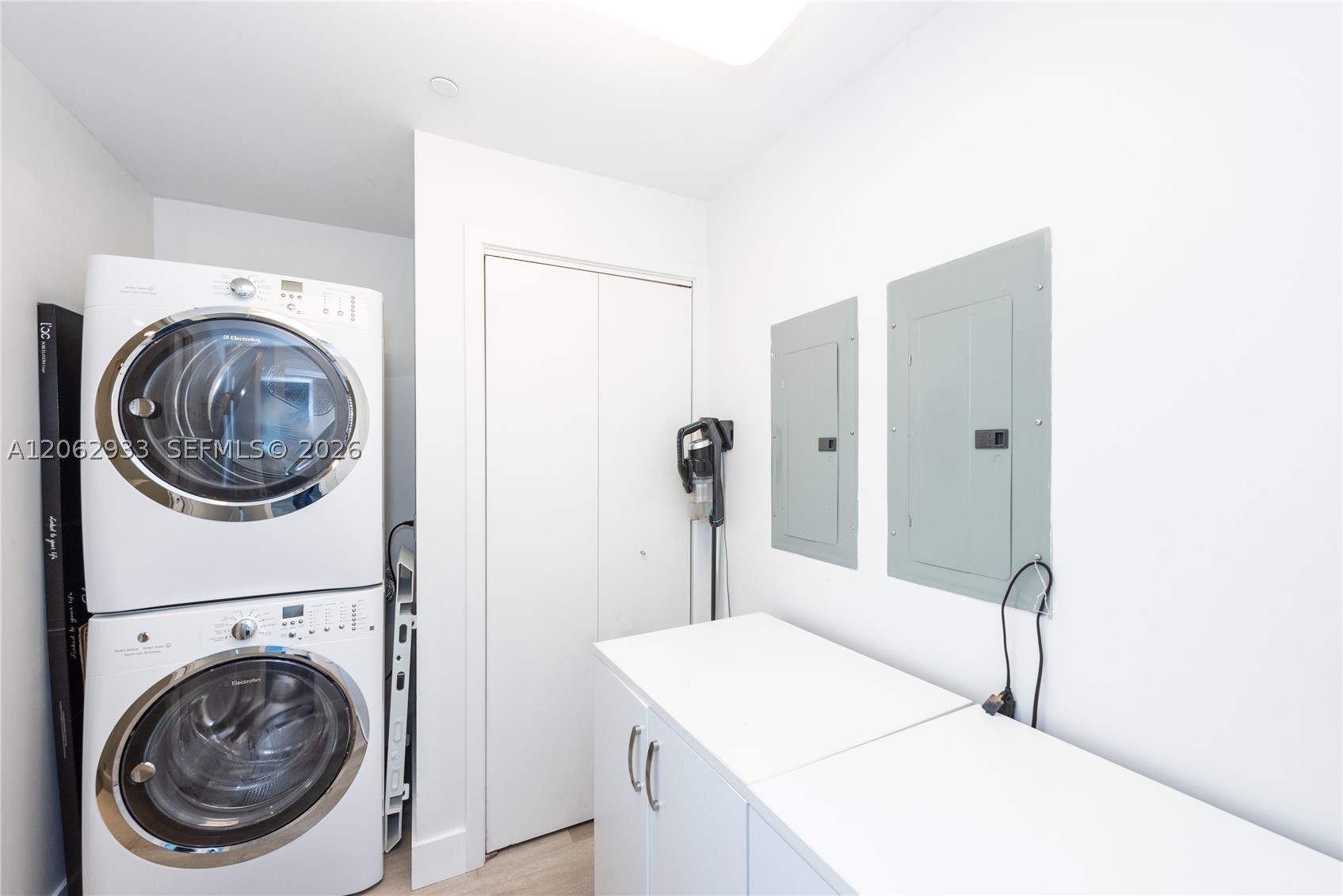 360 Ocean Dr #904S, Key Biscayne FL 33149