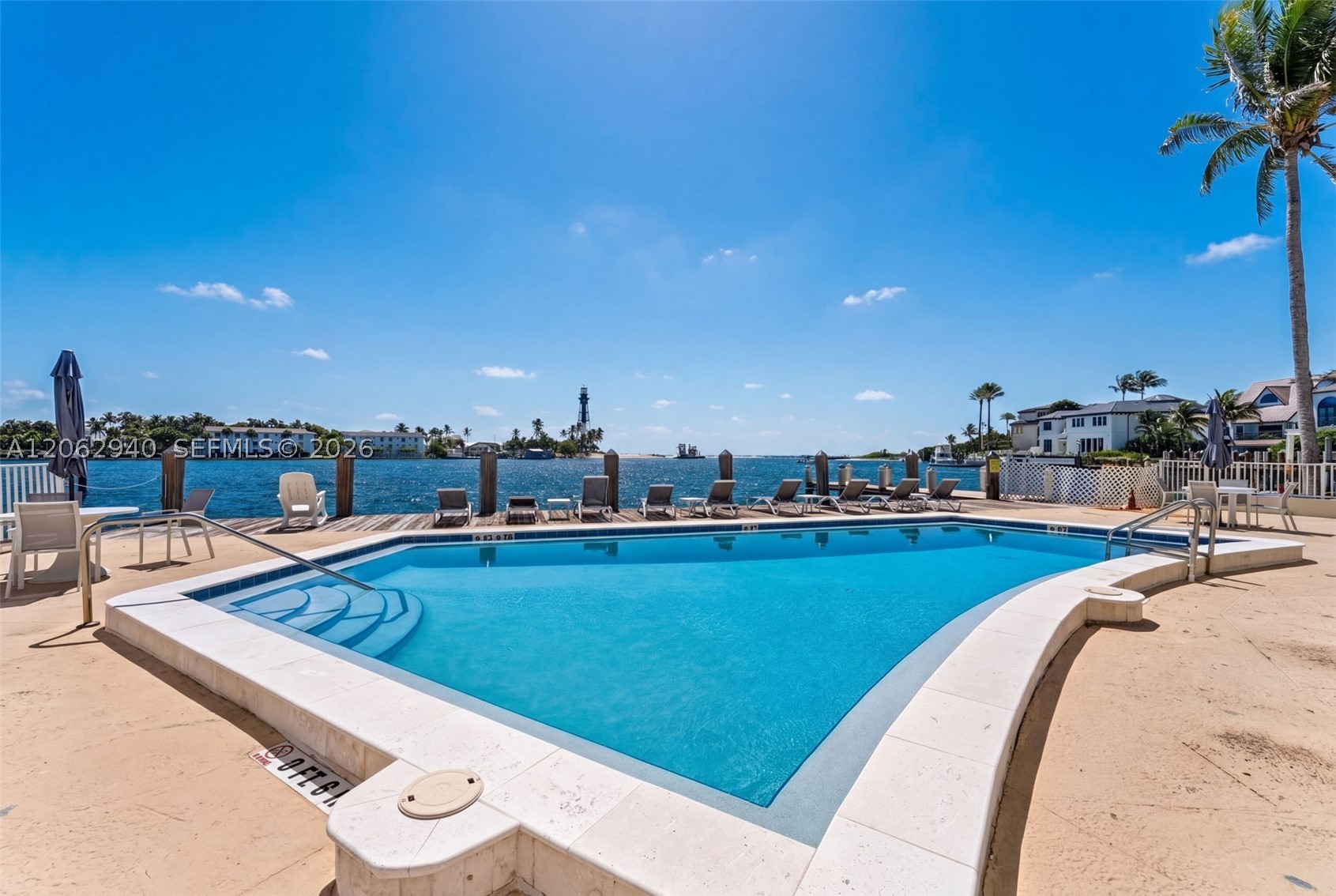2508 Bay Dr #114, Pompano Beach FL 33062