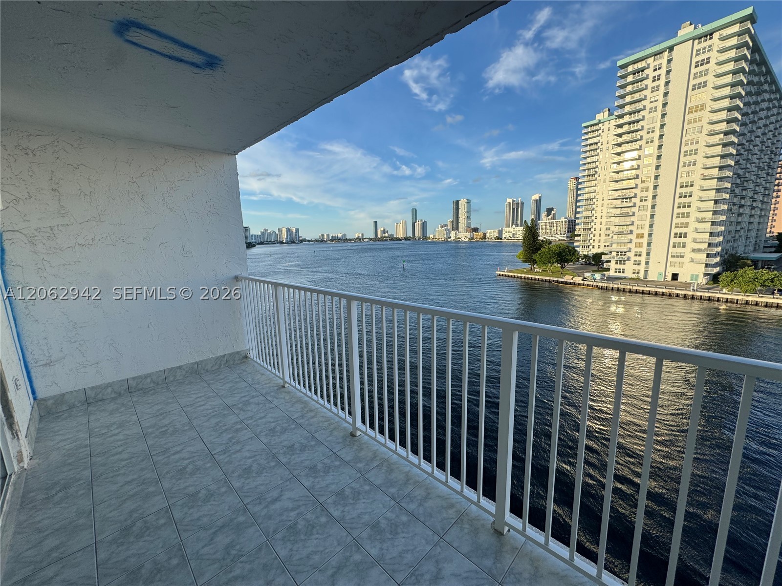4000 NE 170th St #606, North Miami Beach FL 33160