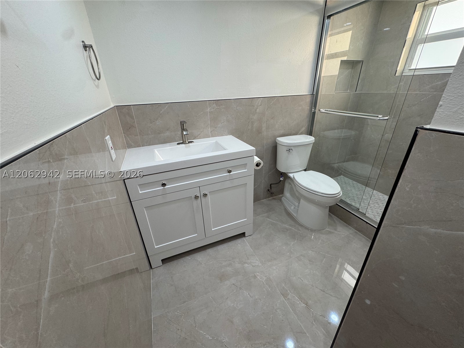 4000 NE 170th St #606, North Miami Beach FL 33160