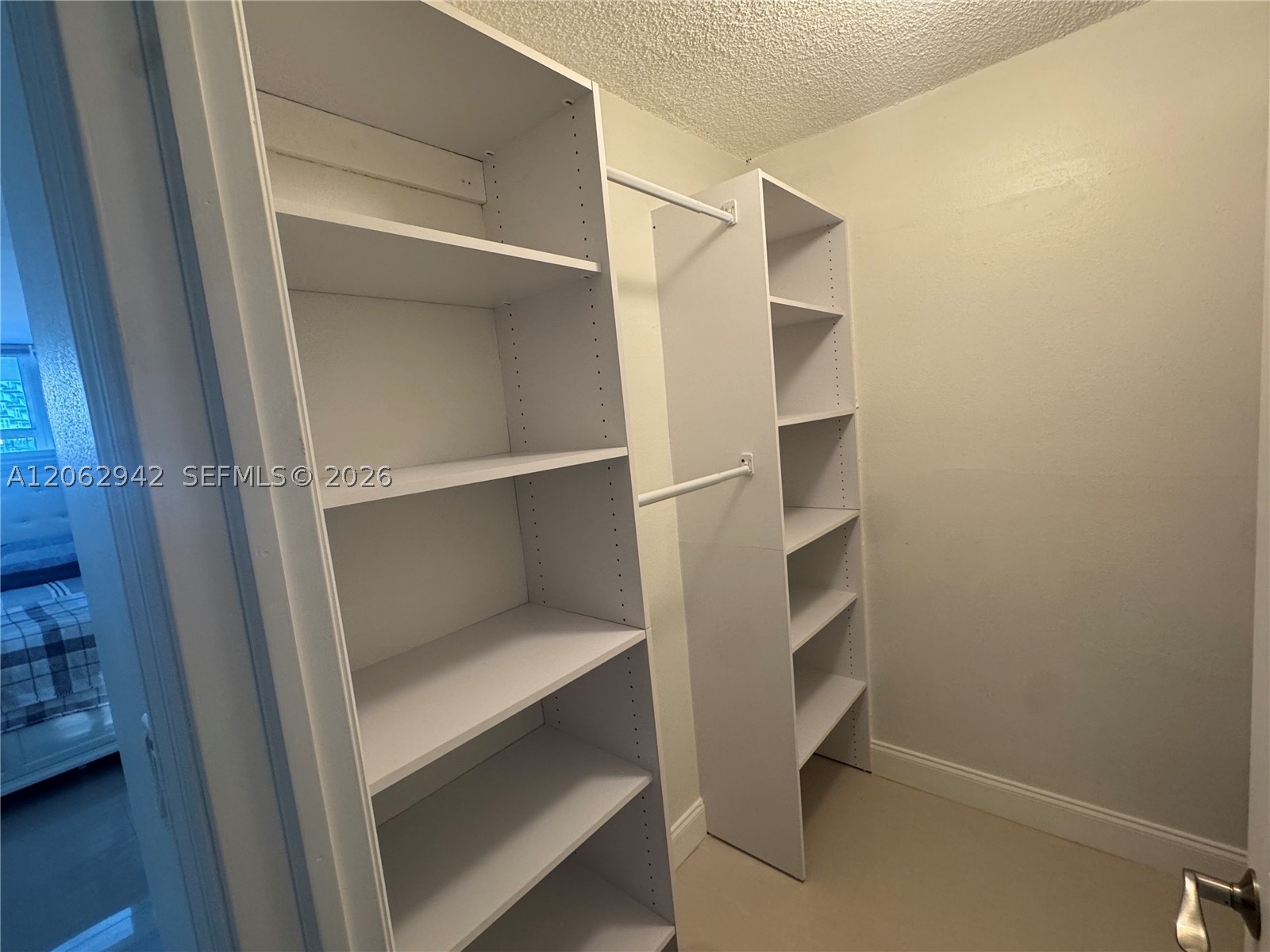 4000 NE 170th St #606, North Miami Beach FL 33160
