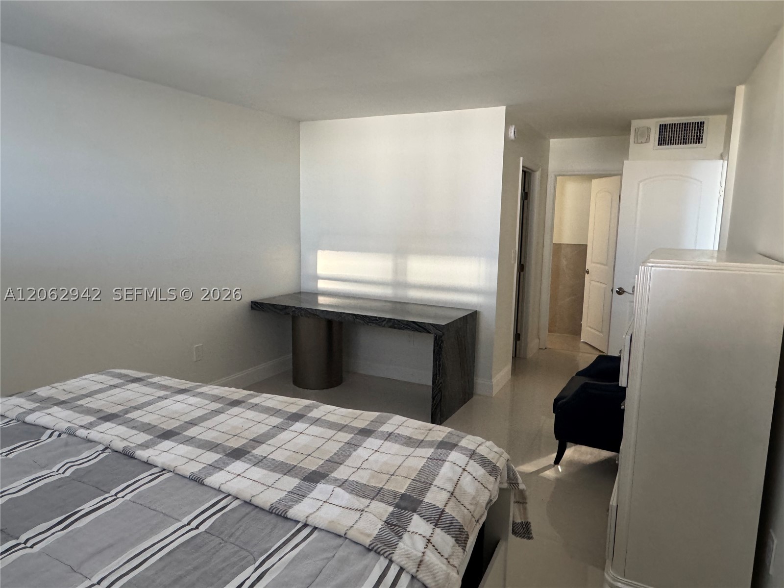 4000 NE 170th St #606, North Miami Beach FL 33160