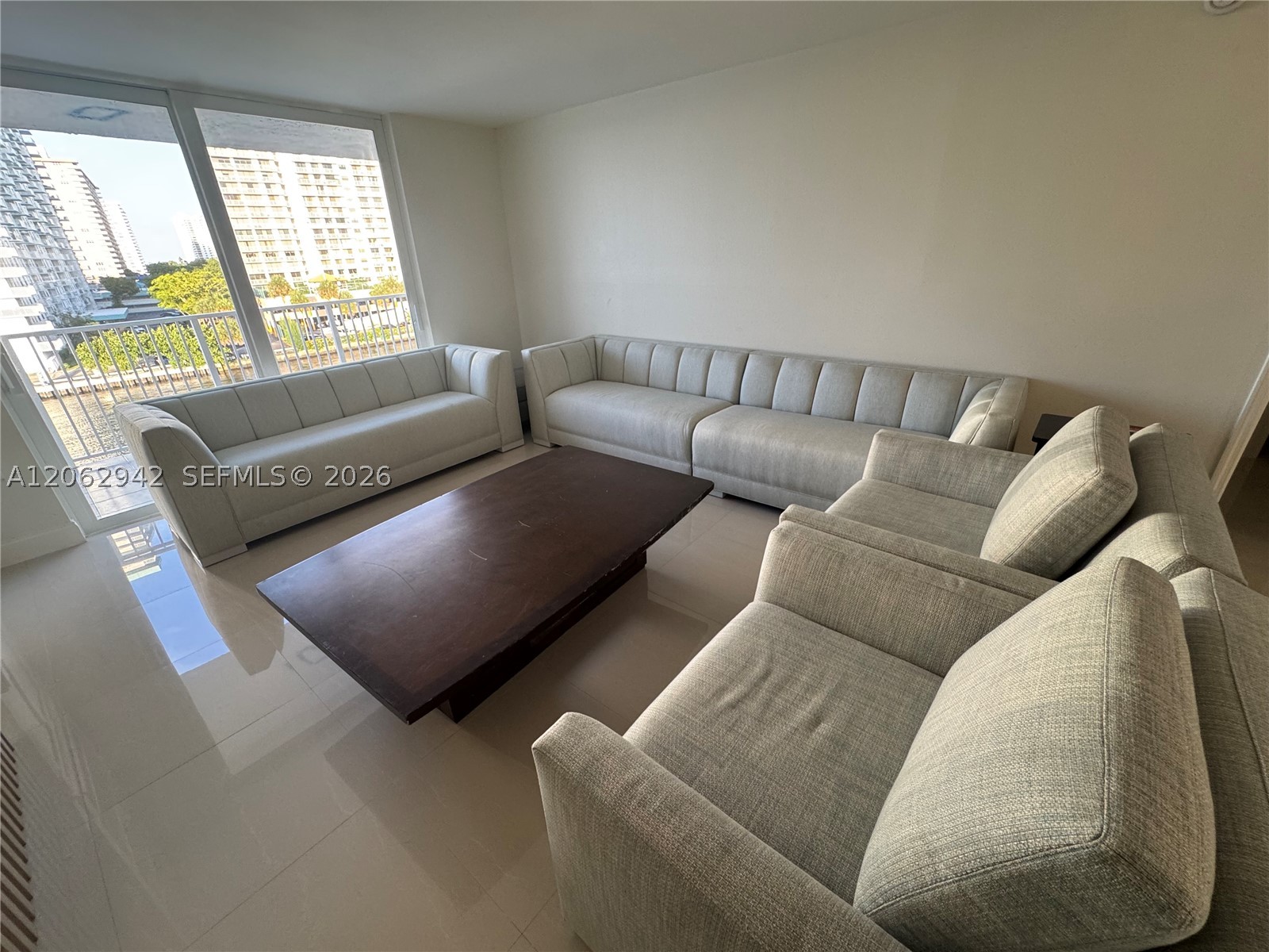 4000 NE 170th St #606, North Miami Beach FL 33160