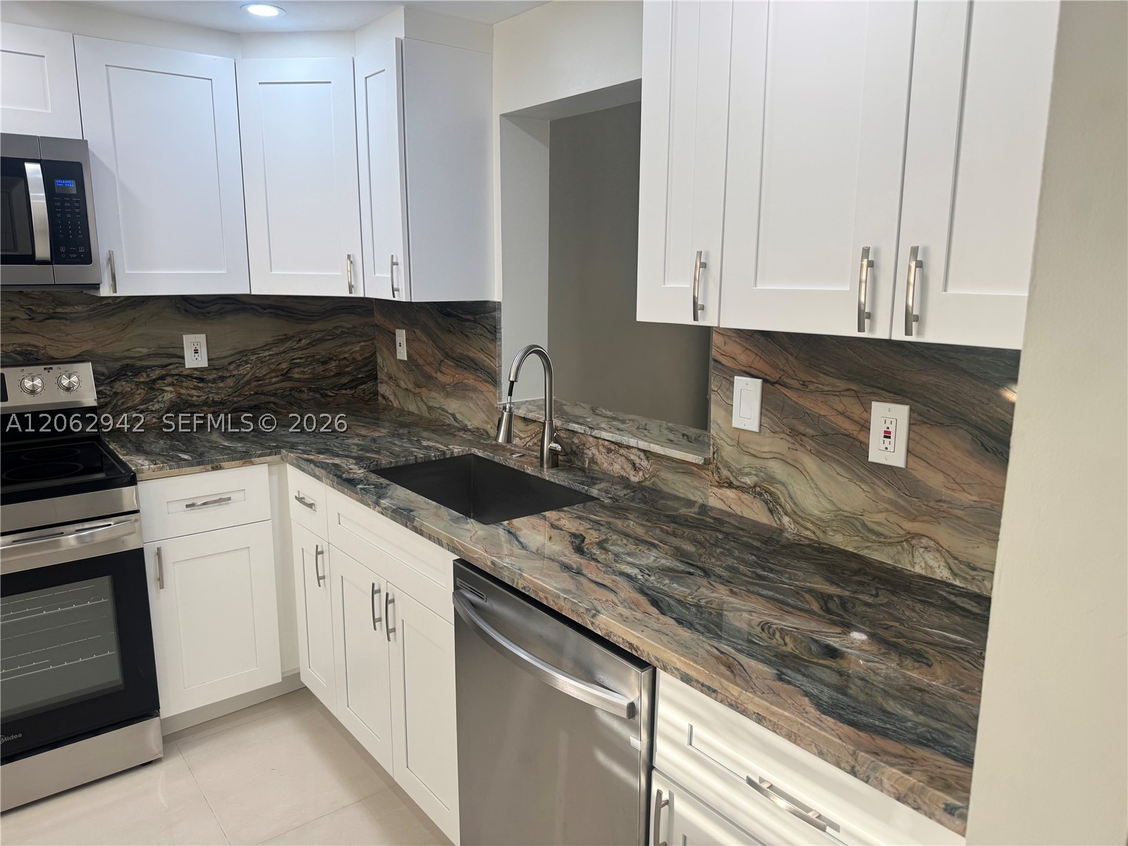 4000 NE 170th St #606, North Miami Beach FL 33160
