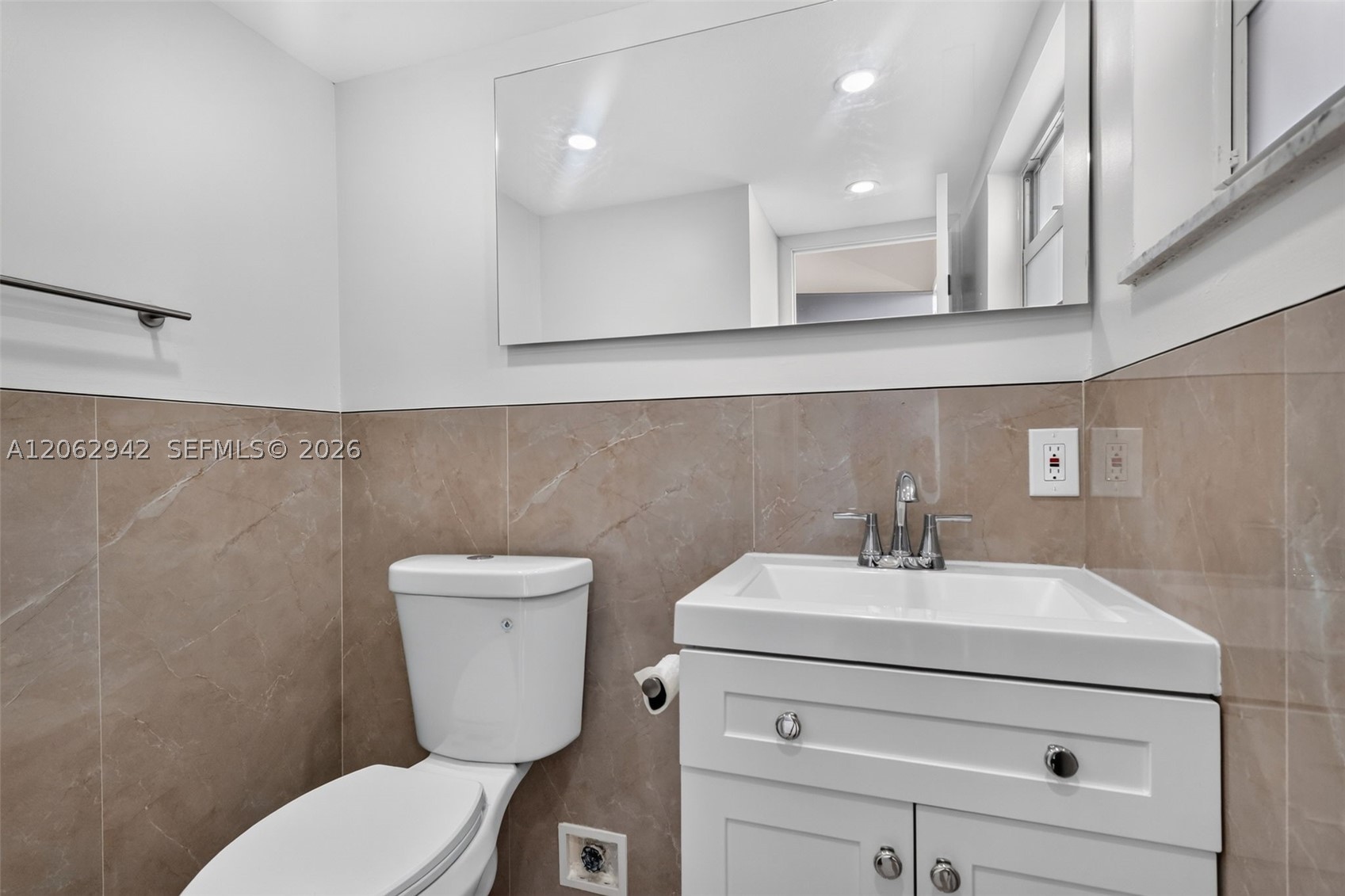 4000 NE 170th St #606, North Miami Beach FL 33160