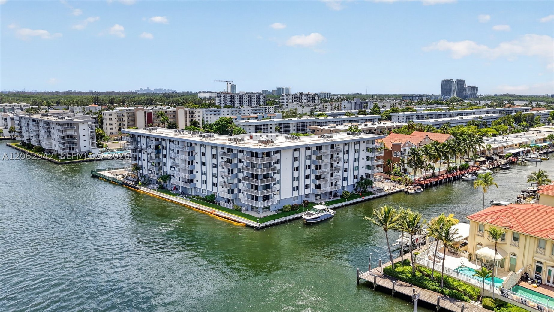 4000 NE 170th St #606, North Miami Beach FL 33160