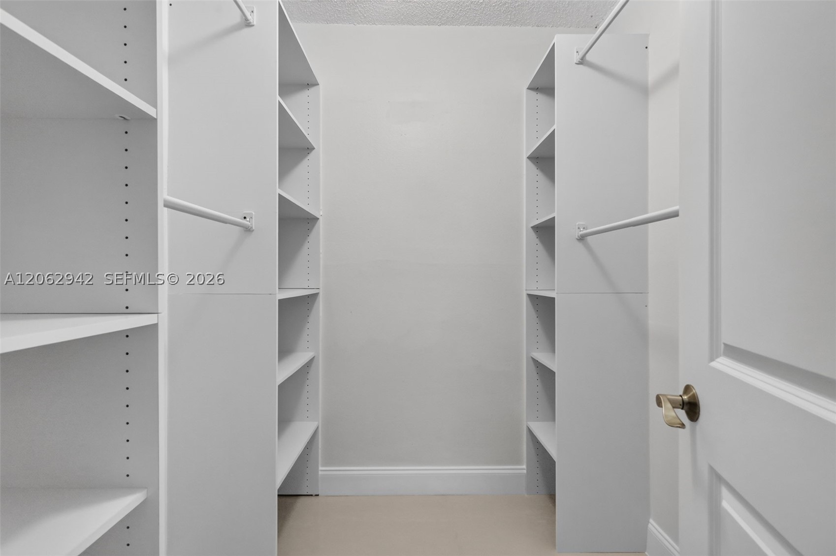 4000 NE 170th St #606, North Miami Beach FL 33160