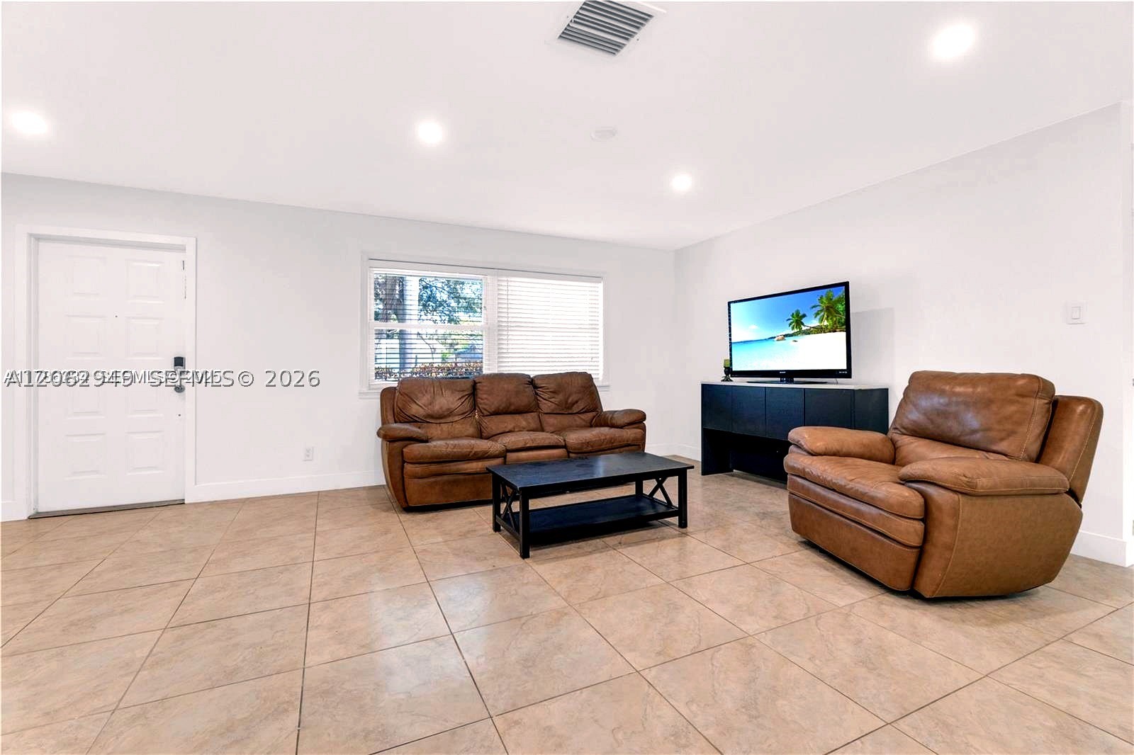 806 NE 4th St, Hallandale Beach FL 33009