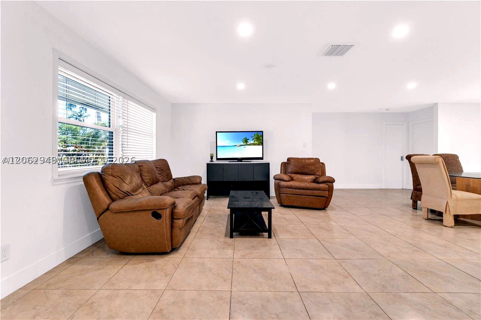 806 NE 4th St, Hallandale Beach FL 33009